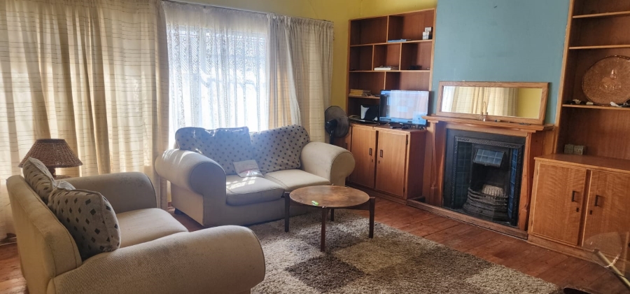 5 Bedroom Property for Sale in Heilbron Free State